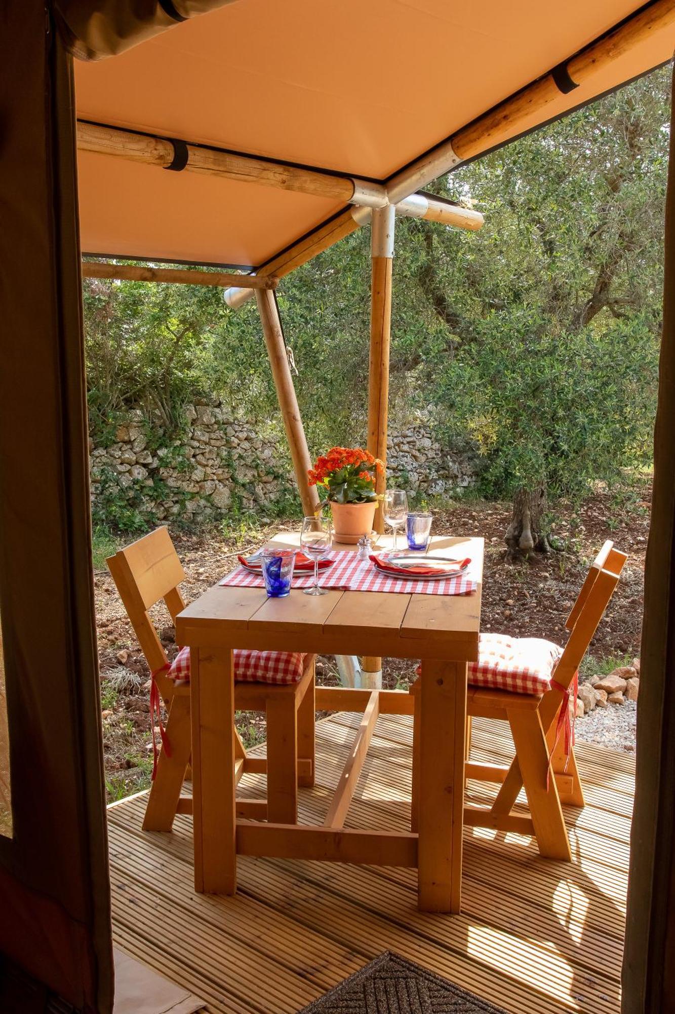 Hotel Domus Olea Glamping Ceglie Messapica Exterior foto