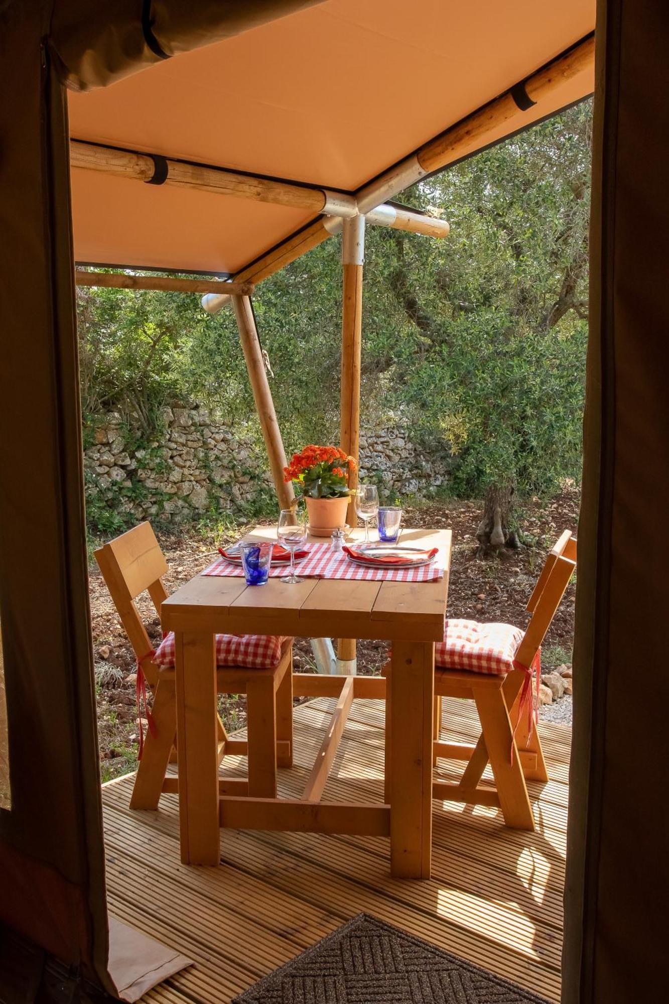 Hotel Domus Olea Glamping Ceglie Messapica Exterior foto
